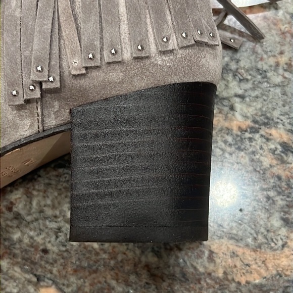 Etienne Aigner Fringe TATI BOOTIE IN PUTTY SUEDE SZ 9.5 - Picture 12 of 13